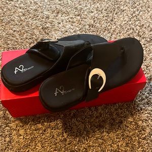Pre-loved black size 8.5 A2 sandals